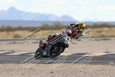 media/Nov-16-2025-Race Pace (Sun) [[8c5fa54630]]/Non Verified Riders (1st 20 Minutes)/5-Turn 15 (110pm)/